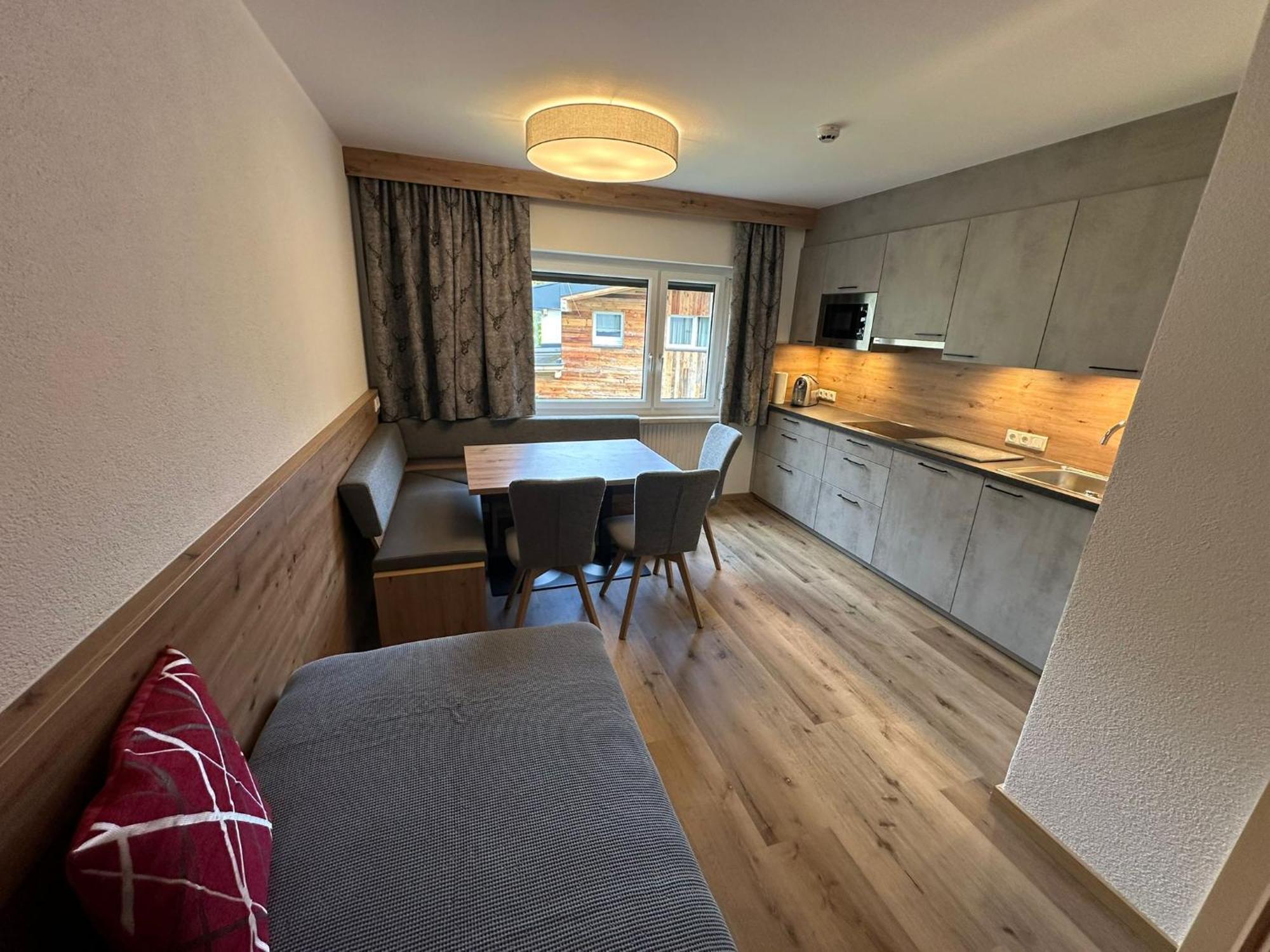 Hotel Garni Dorfblick St Anton am Arlberg Eksteriør billede